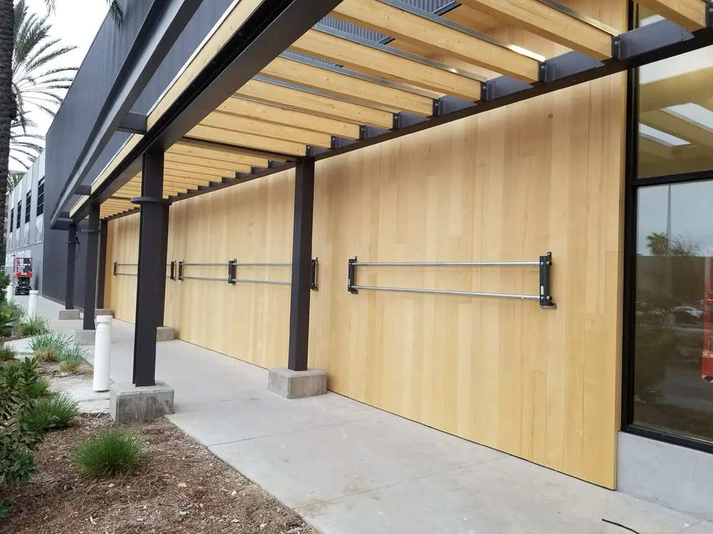 rei-burbank-ca4