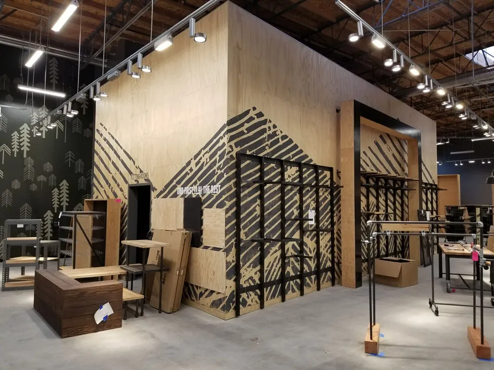 rei-burbank-ca9